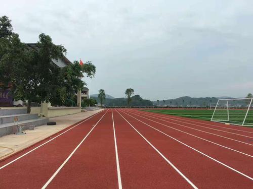 塑膠跑道材料明細(xì)報(bào)價及深度解析